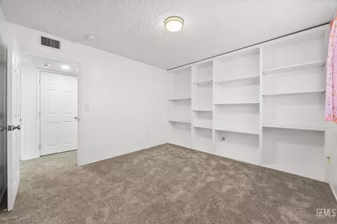 2601 Silver Dr, Bakersfield, CA 93306 photo 18