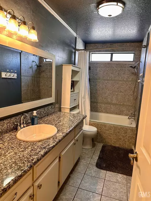 Bath - 707 Fairview Rd, Bakersfield, CA 93307 photo 3 of 3