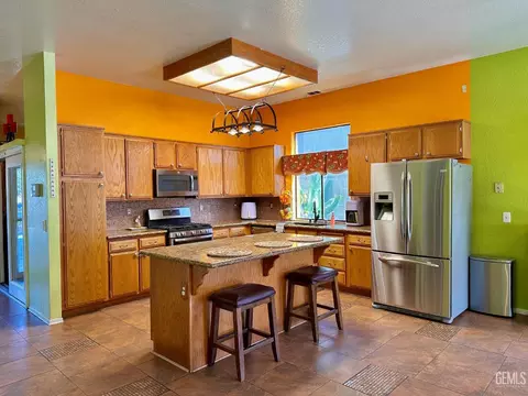 Kitchen - 707 Fairview Rd, Bakersfield, CA 93307 photo 1 of 3