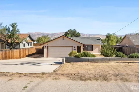 21530 Silver Dr, Tehachapi, CA 93561 photo 2
