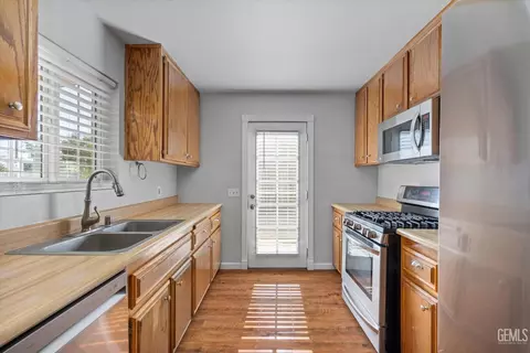 21530 Silver Dr, Tehachapi, CA 93561 photo 15