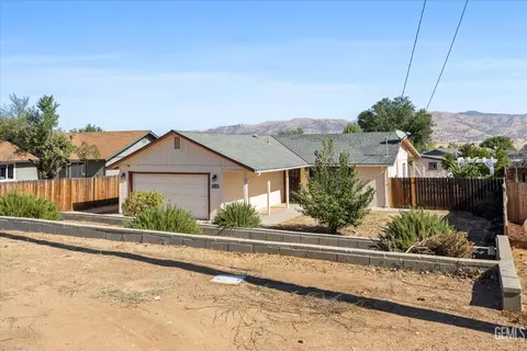21530 Silver Dr, Tehachapi, CA 93561 photo 3