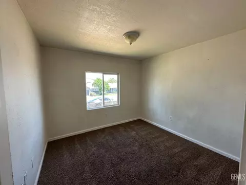 Bedroom - 405 A St, Taft, CA 93268 photo 5 of 6