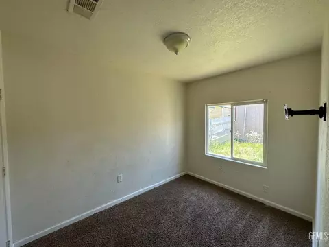 Bedroom - 405 A St, Taft, CA 93268 photo 3 of 6