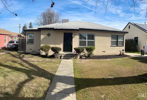 16 Western Dr, Bakersfield, CA 93309