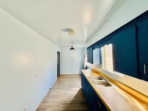 406 5th St, Taft, CA 93268 photo 6