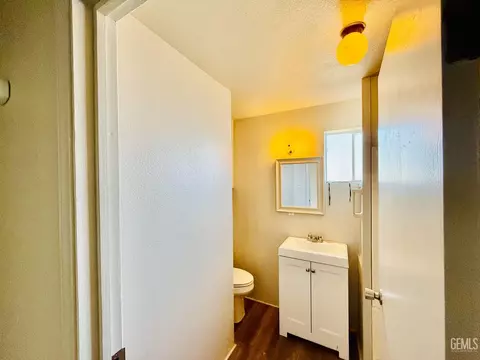 406 5th St, Taft, CA 93268 photo 9