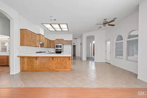 607 Echo Summit Dr, Bakersfield, CA 93312 photo 23