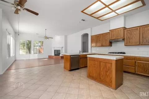 607 Echo Summit Dr, Bakersfield, CA 93312 photo 22