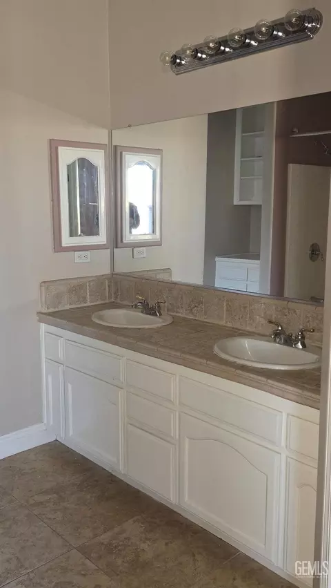 4100 Northwind Dr, Bakersfield, CA 93313 photo 7