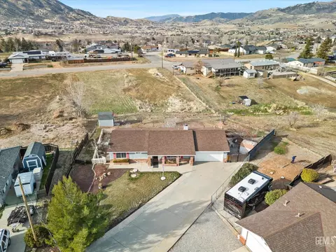 21941 Fig Ct, Tehachapi, CA 93561 photo 9