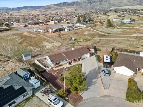 21941 Fig Ct, Tehachapi, CA 93561 photo 6