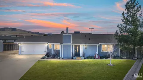 19700 Luana Dr, Tehachapi, CA 93561 photo 2
