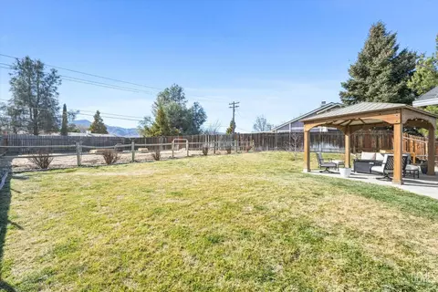 19700 Luana Dr, Tehachapi, CA 93561 photo 25