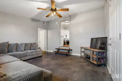 320 E Fairview Rd, Bakersfield, CA 93307 photo 20