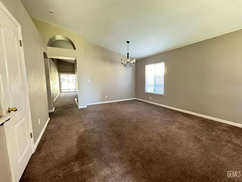 8514 Winlock St, Bakersfield, CA 93312 photo 2