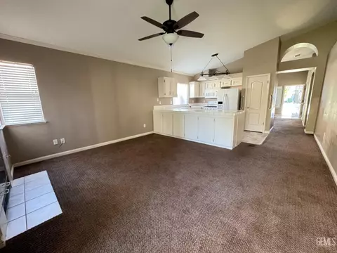 8514 Winlock St, Bakersfield, CA 93312 photo 4
