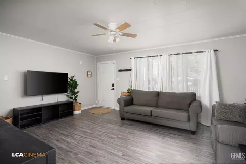 316 E I St, Tehachapi, CA 93561 photo 9