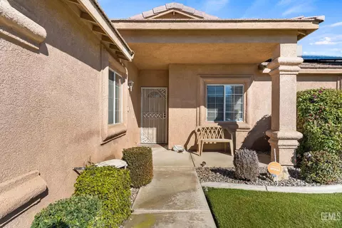 5408 Trabuco Canyon Dr, Bakersfield, CA 93307