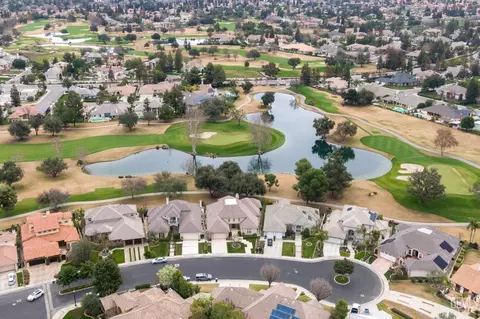 2112 Wedgemont Pl, Bakersfield, CA 93311