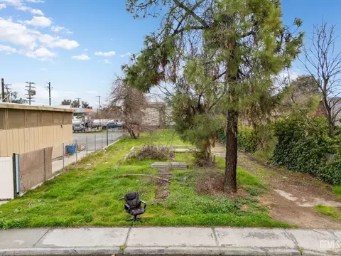 640 3rd St, Mcfarland, CA 93250 photo 2