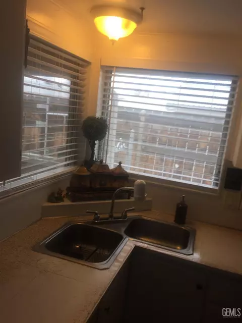 Kitchen - 107 Pierce St, Taft, CA 93268 photo 2 of 4
