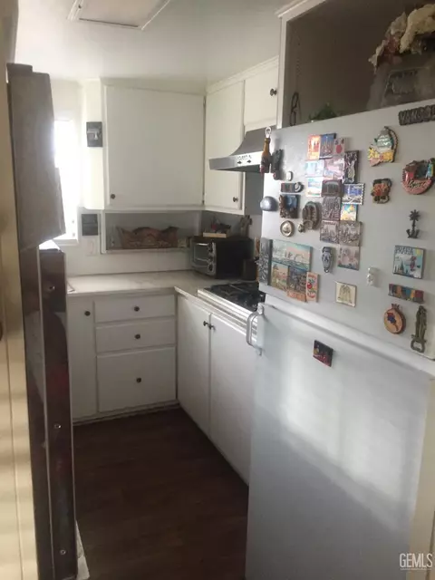 Kitchen - 107 Pierce St, Taft, CA 93268 photo 1 of 4