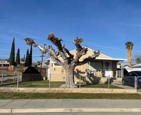 Exterior - 107 Pierce St, Taft, CA 93268 photo 4 of 4
