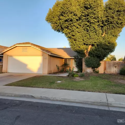 3108 Cattleman St, Bakersfield, CA 93312