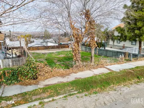 608 D St, Taft, CA 93268 photo 3