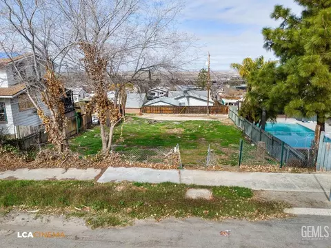608 D St, Taft, CA 93268 photo 1