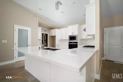 Kitchen - 735 Sammy Way, Shafter, CA 93263 photo 1 of 2