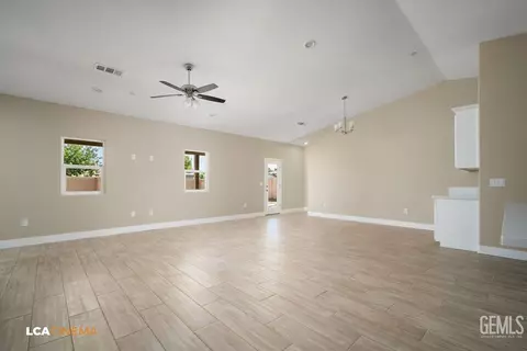 Living - 735 Sammy Way, Shafter, CA 93263 photo 1 of 2