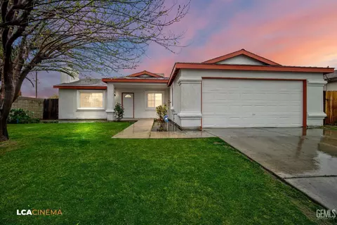 5402 Trailhead St, Bakersfield, CA 93307