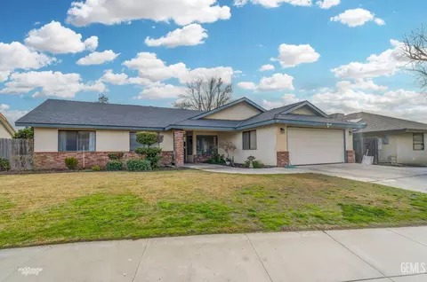 335 Bree Dr, Shafter, CA 93263 photo 2