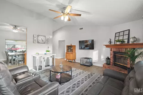 335 Bree Dr, Shafter, CA 93263 photo 10