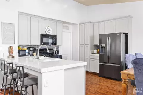 Kitchen - 2604 Rain Dr, Bakersfield, CA 93313 photo 1 of 4