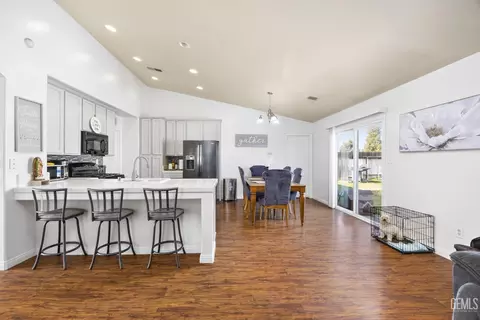 Other - 2604 Rain Dr, Bakersfield, CA 93313 photo 4 of 8