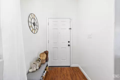 Entry Way - 2604 Rain Dr, Bakersfield, CA 93313 photo 3 of 3