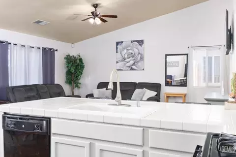 Kitchen - 2604 Rain Dr, Bakersfield, CA 93313 photo 3 of 4