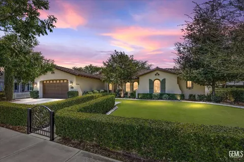 12719 Lincolnshire Dr, Bakersfield, CA 93311