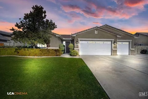 10006 Hyannis Port Dr, Bakersfield, CA 93314