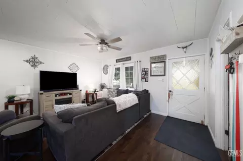 27544 Cypress St, Taft, CA 93268 photo 8