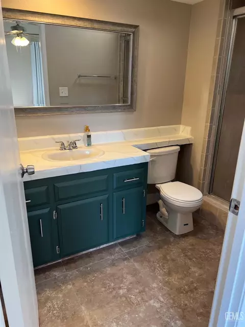 Bath - 7117 Hanover Cir, Bakersfield, CA 93309 photo 2 of 2