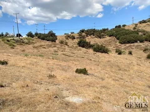 25840 Ironwood Ct, Tehachapi, CA 93561