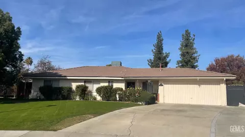 100 Atherton Ct, Bakersfield, CA 93309