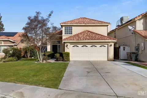 8004 Fallen Pine Way, Bakersfield, CA 93313