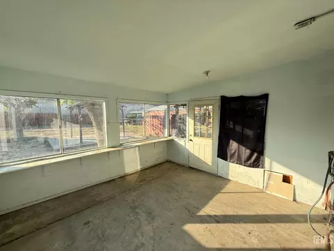 313 Van Buren St, Taft, CA 93268 photo 16