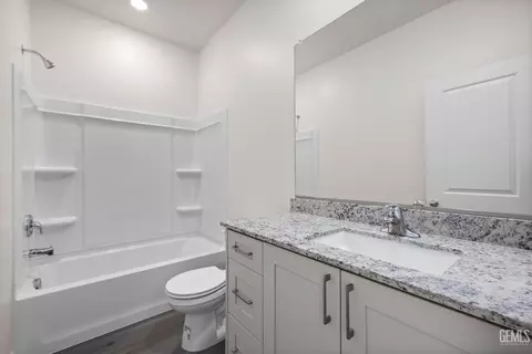 7909 Grapefruit Dr, Bakersfield, CA 93313 photo 3