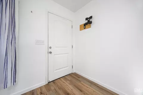 Entry Way - 707 A St, Taft, CA 93268 photo 1 of 1